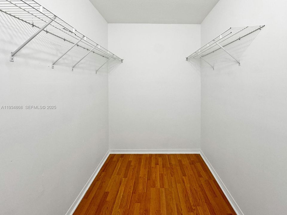 Recientemente alquilado: $3,550 (3 camas, 2 baños, 1701 Pies cuadrados)