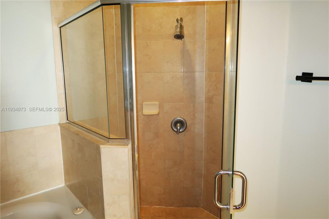 В аренду: $3,300 (4 спален, 3 ванн, 1736 Квадратных фут)