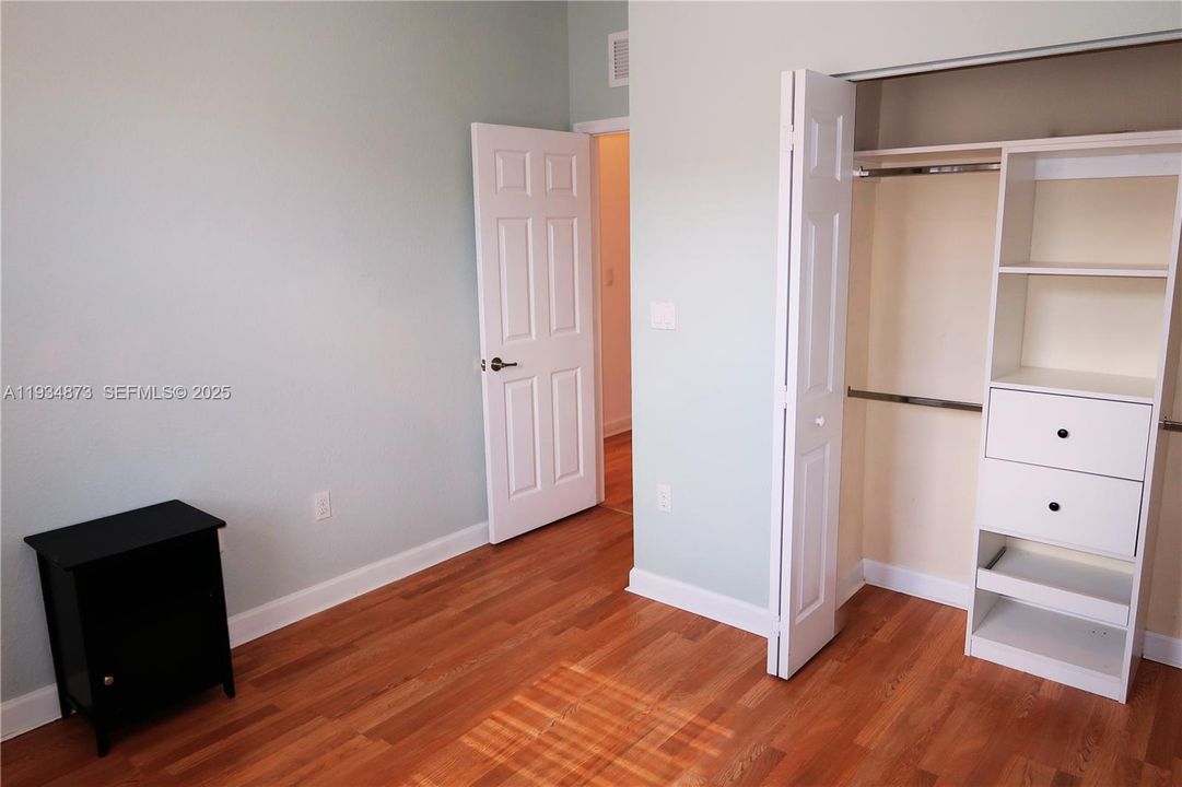 В аренду: $3,300 (4 спален, 3 ванн, 1736 Квадратных фут)