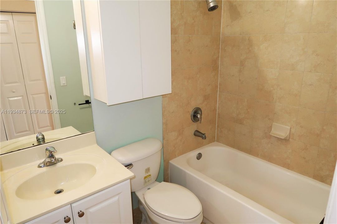 В аренду: $3,300 (4 спален, 3 ванн, 1736 Квадратных фут)