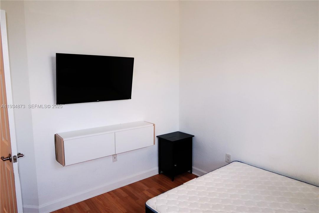 В аренду: $3,300 (4 спален, 3 ванн, 1736 Квадратных фут)