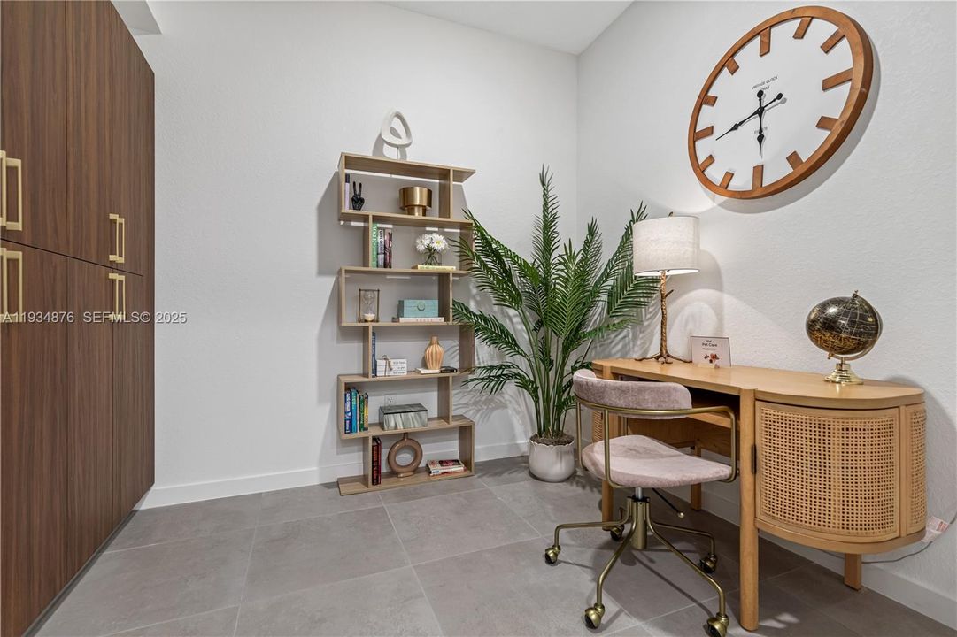 出租: $35,556 (2 贝兹, 2 浴室, 0 平方英尺)