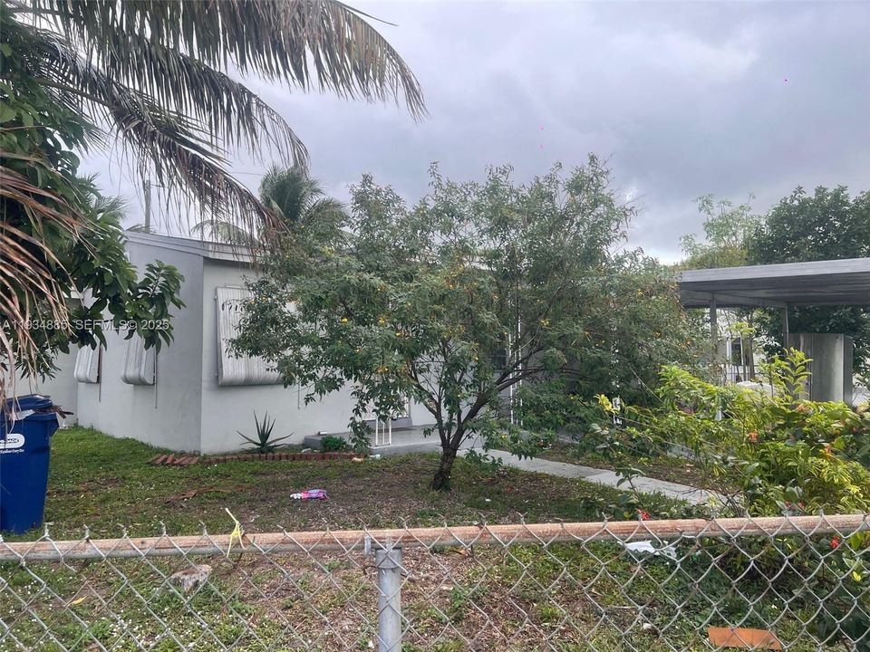 For Sale: $550,000 (4 beds, 2 baths, 1754 Square Feet)