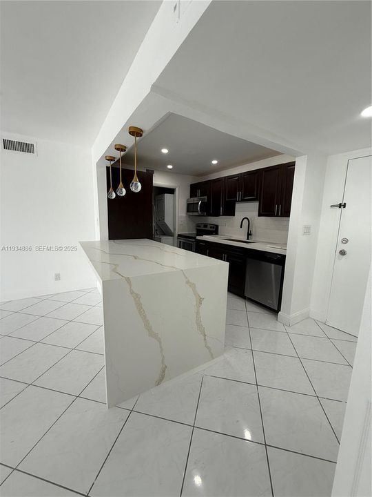 En Renta: $2,400 (2 camas, 2 baños, 1106 Pies cuadrados)