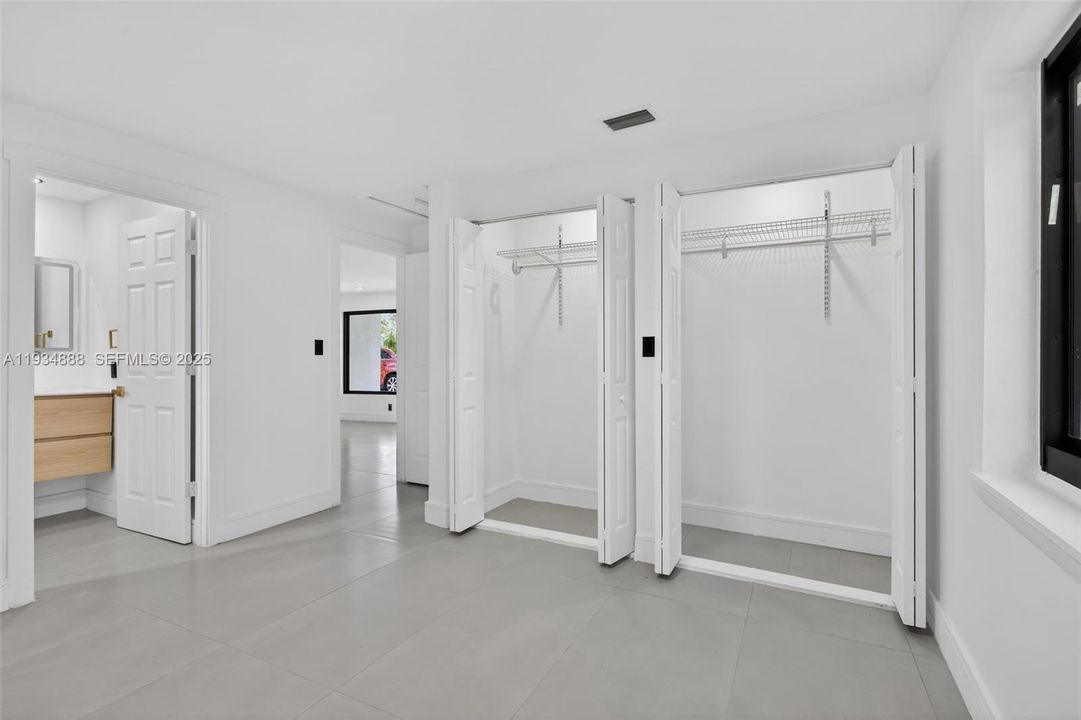 For Sale: $500,000 (3 beds, 2 baths, 1309 Square Feet)