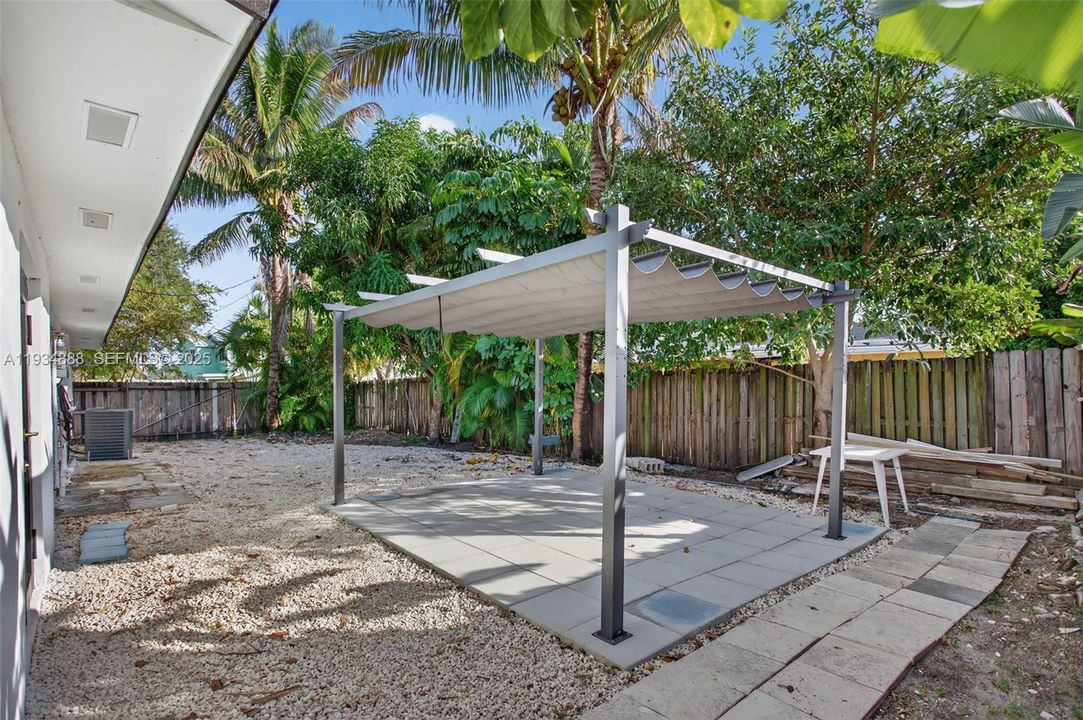 For Sale: $500,000 (3 beds, 2 baths, 1309 Square Feet)