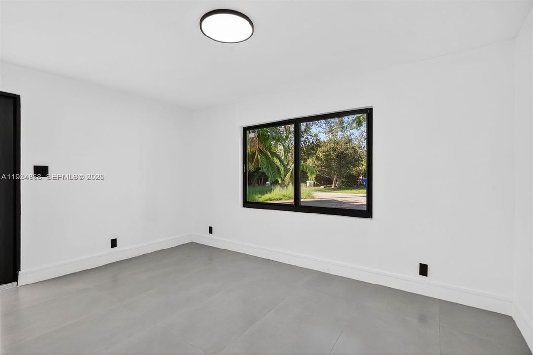 For Sale: $500,000 (3 beds, 2 baths, 1309 Square Feet)