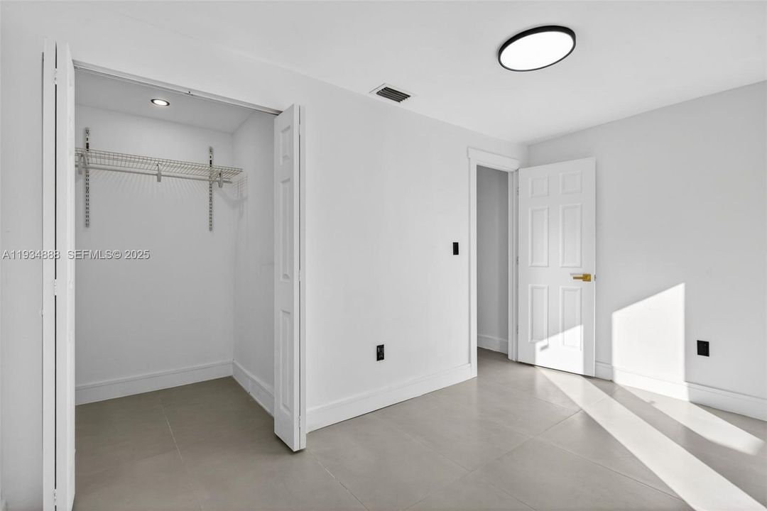 For Sale: $500,000 (3 beds, 2 baths, 1309 Square Feet)