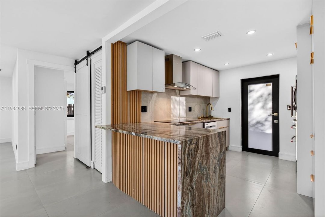 For Sale: $500,000 (3 beds, 2 baths, 1309 Square Feet)