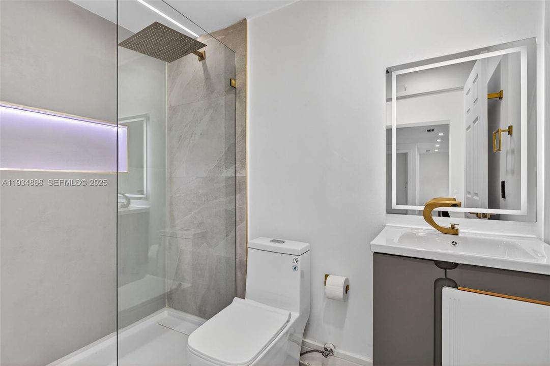 For Sale: $500,000 (3 beds, 2 baths, 1309 Square Feet)