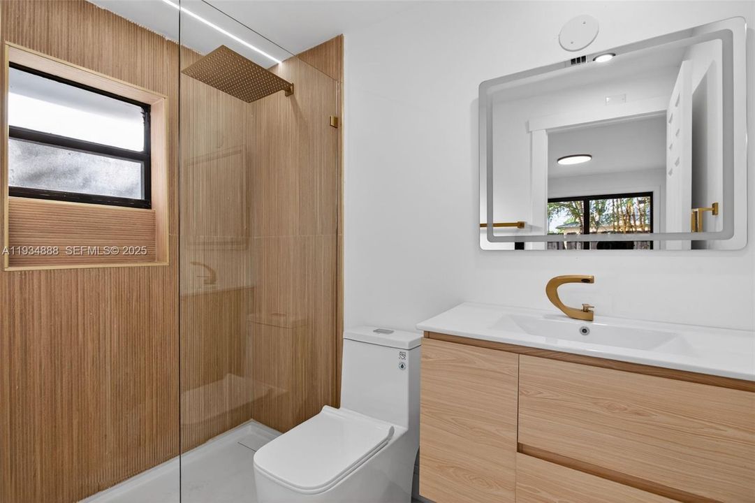 For Sale: $500,000 (3 beds, 2 baths, 1309 Square Feet)