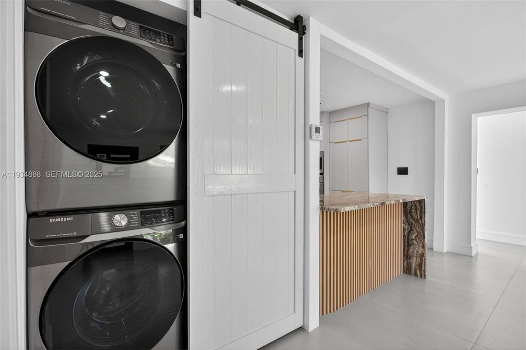 For Sale: $500,000 (3 beds, 2 baths, 1309 Square Feet)