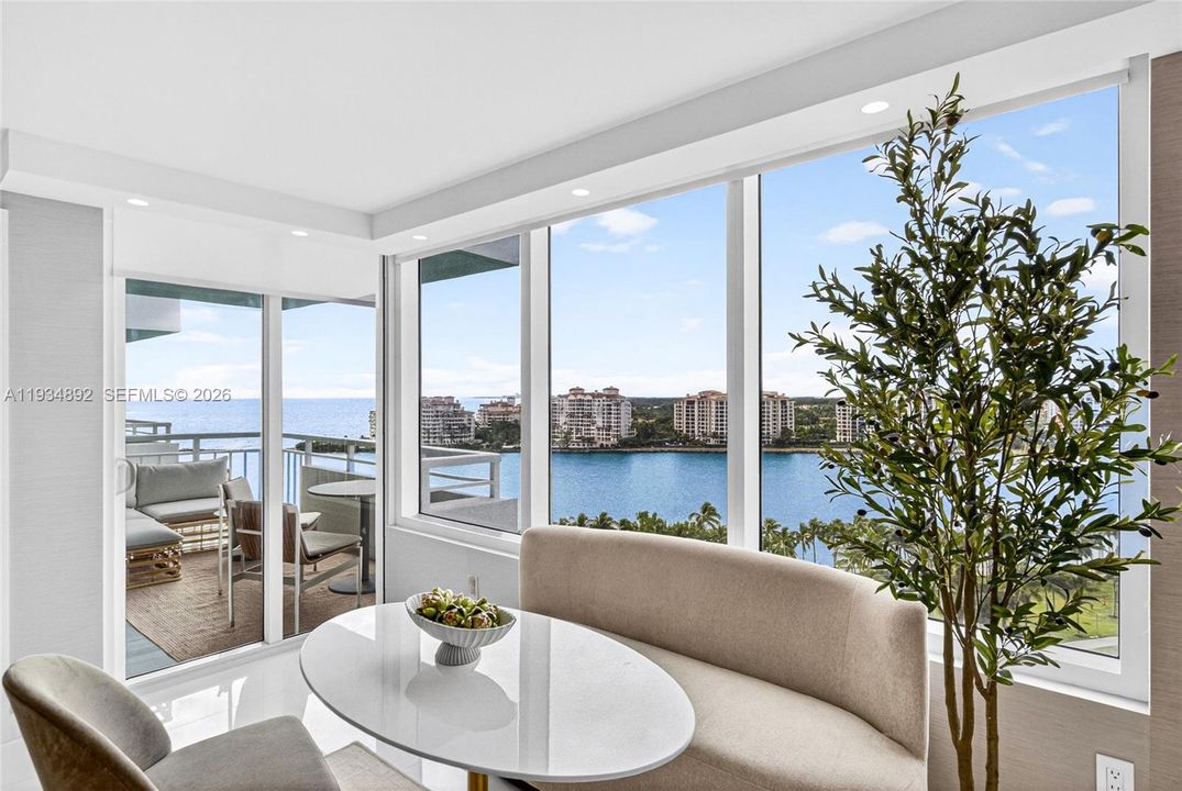 For Sale: $2,250,000 (2 beds, 2 baths, 1165 Square Feet)