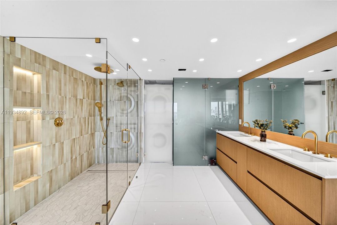 For Sale: $2,250,000 (2 beds, 2 baths, 1165 Square Feet)