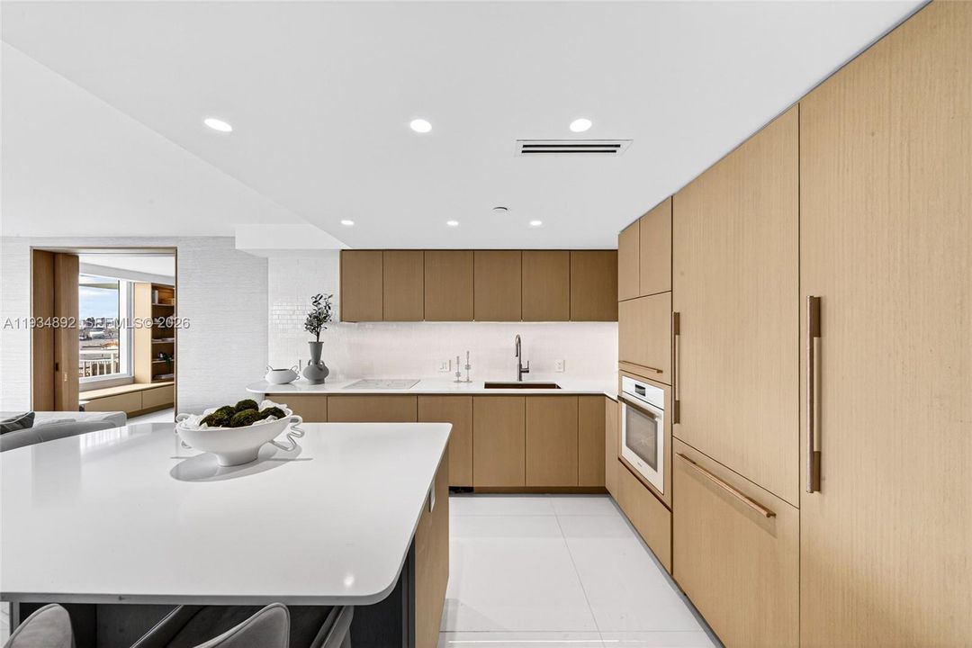 For Sale: $2,250,000 (2 beds, 2 baths, 1165 Square Feet)