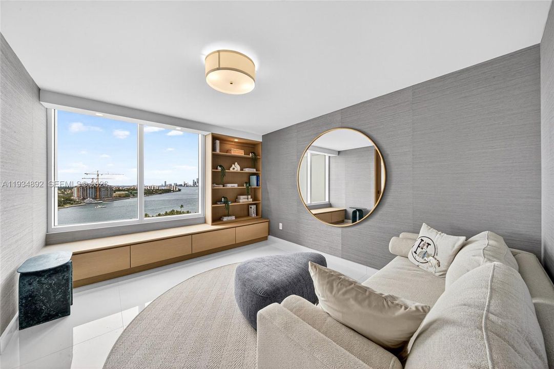 For Sale: $2,250,000 (2 beds, 2 baths, 1165 Square Feet)