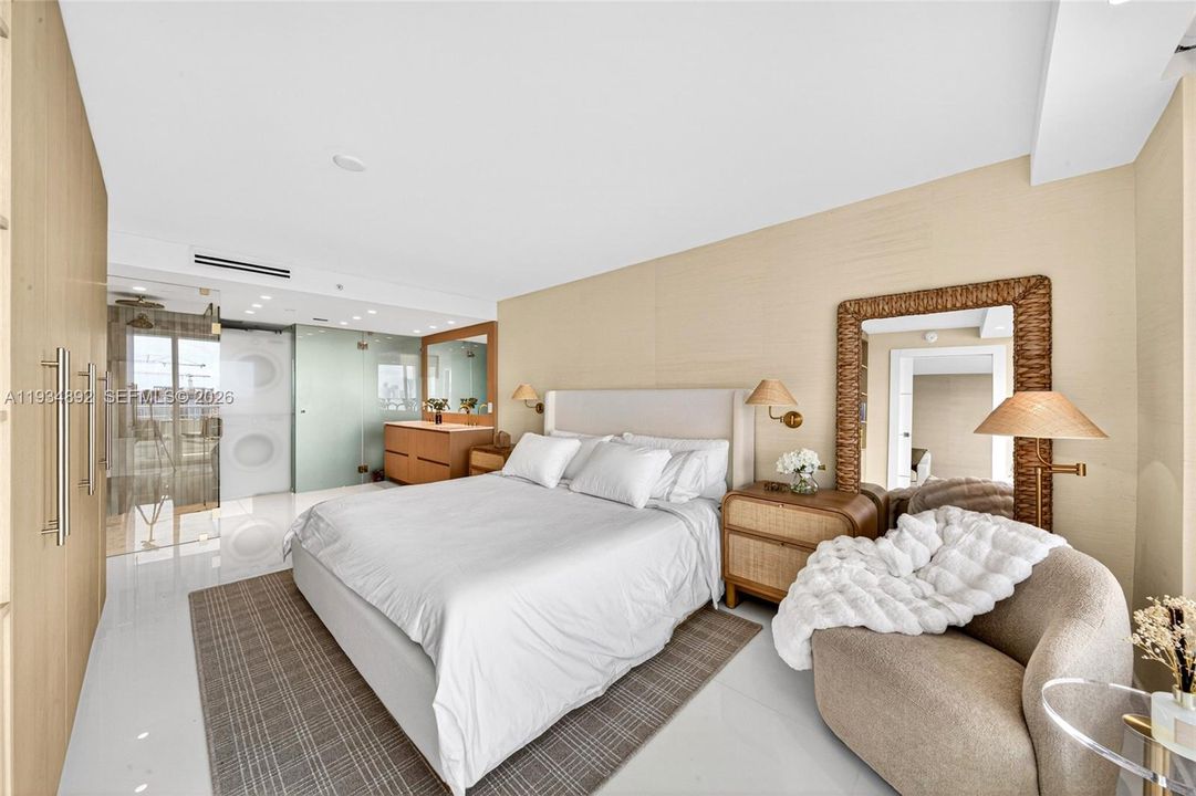 For Sale: $2,250,000 (2 beds, 2 baths, 1165 Square Feet)