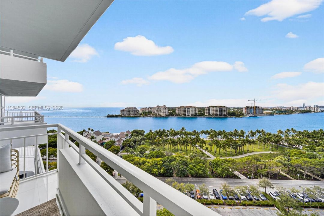 For Sale: $2,250,000 (2 beds, 2 baths, 1165 Square Feet)