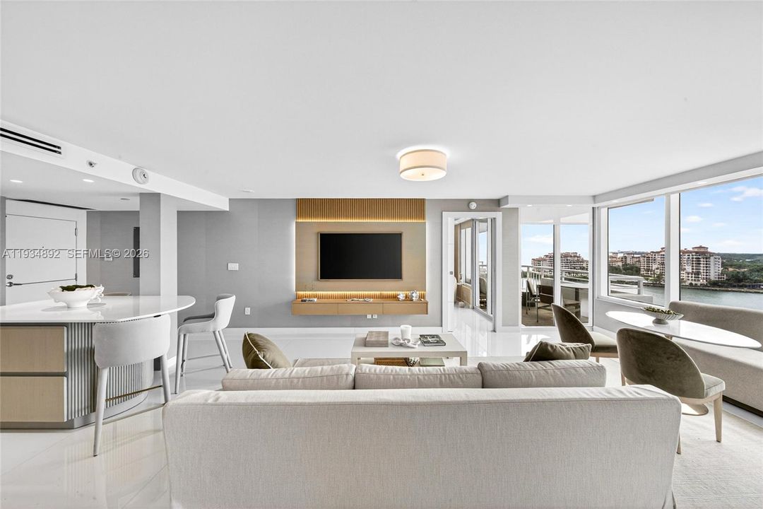 For Sale: $2,250,000 (2 beds, 2 baths, 1165 Square Feet)