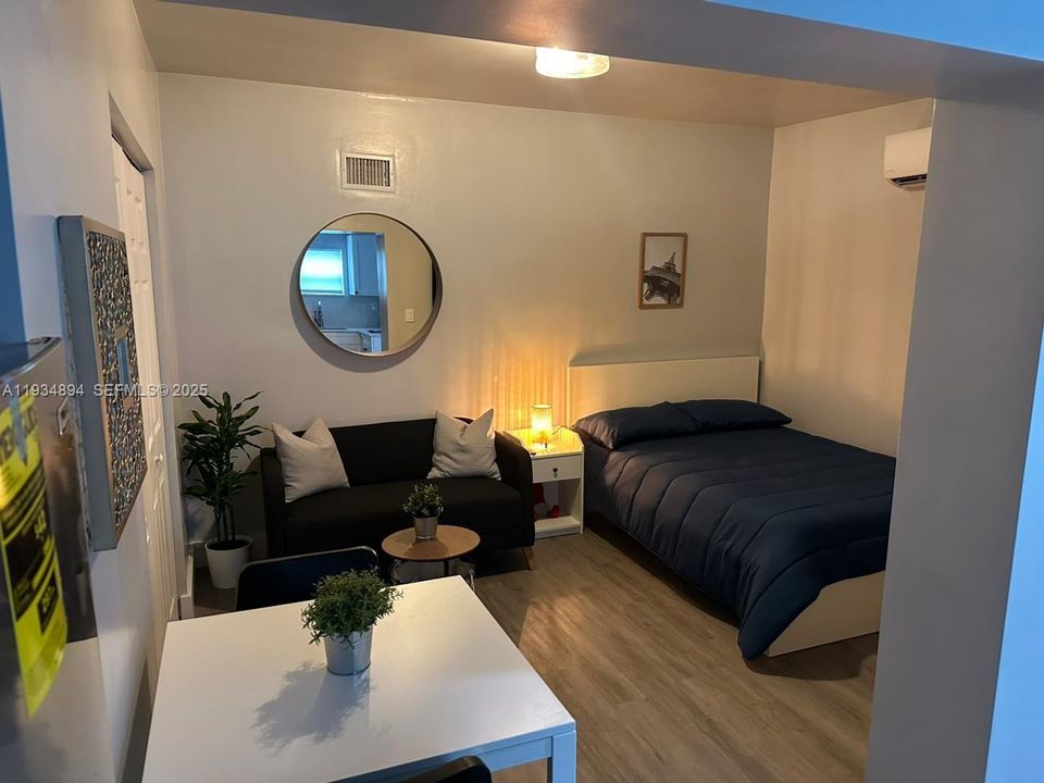 For Rent: $1,450 (0 beds, 1 baths, 1908 Square Feet)