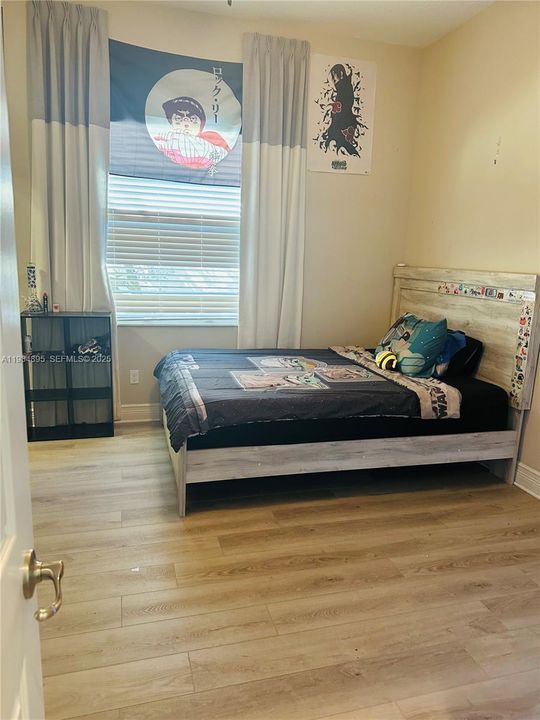 En Venta: $779,900 (3 camas, 2 baños, 1994 Pies cuadrados)