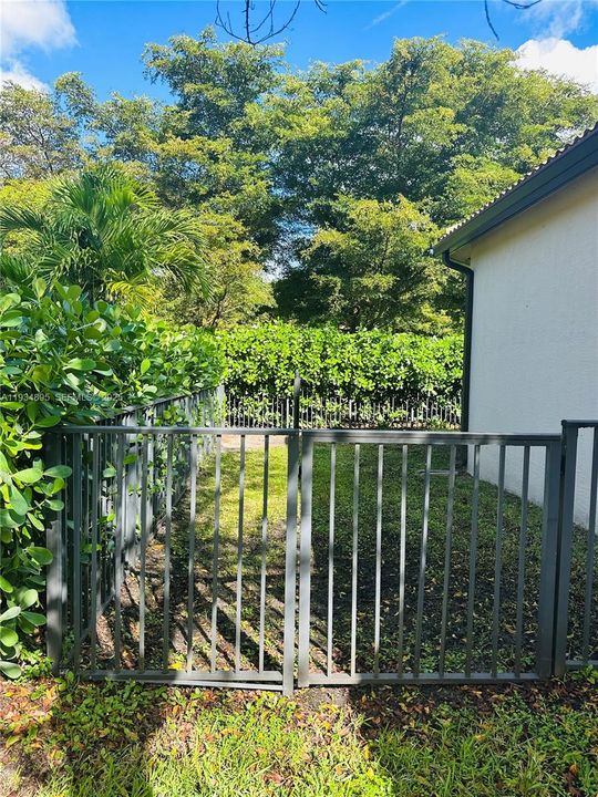 En Venta: $779,900 (3 camas, 2 baños, 1994 Pies cuadrados)