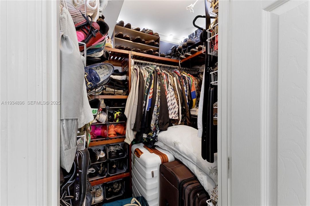 For Sale: $420 (2 beds, 2 baths, 1073 Square Feet)