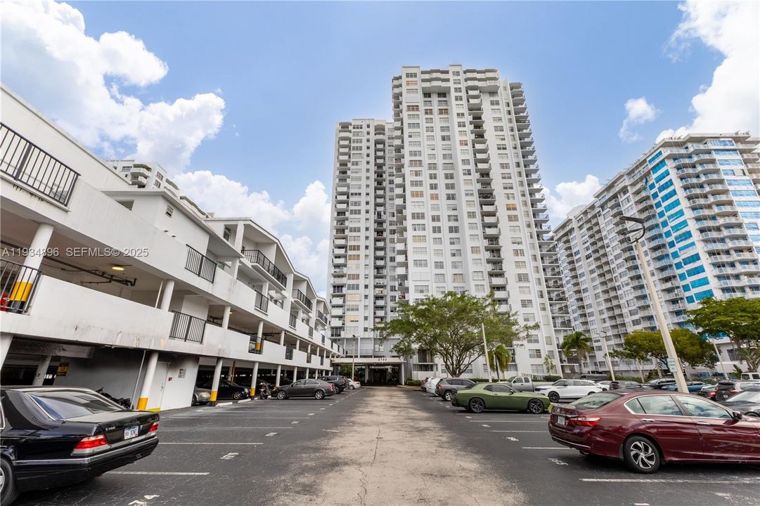 For Sale: $420 (2 beds, 2 baths, 1073 Square Feet)