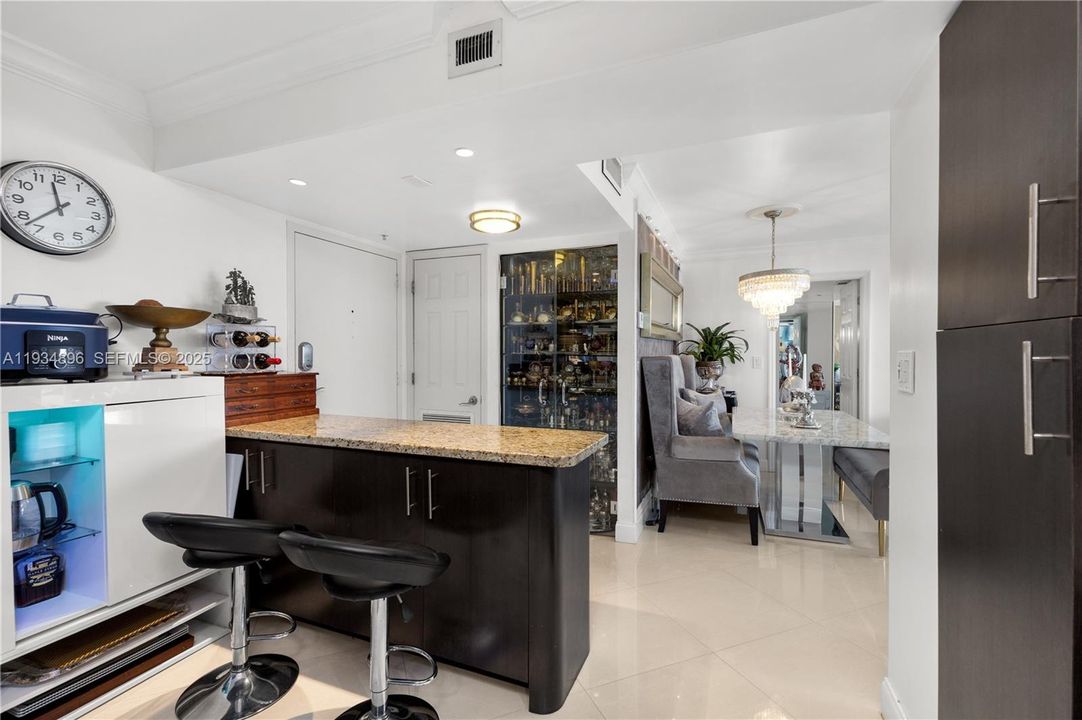 For Sale: $420 (2 beds, 2 baths, 1073 Square Feet)