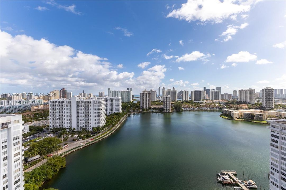 For Sale: $420 (2 beds, 2 baths, 1073 Square Feet)