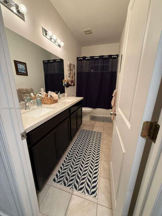 En Venta: $565,000 (4 camas, 2 baños, 2263 Pies cuadrados)