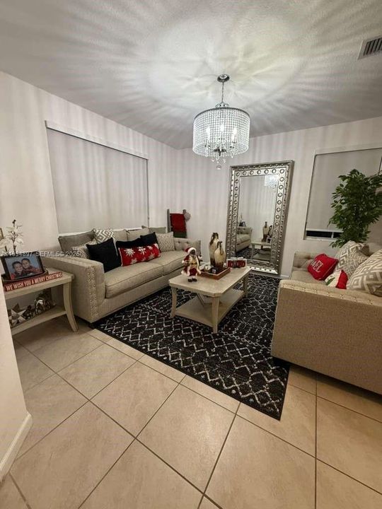 En Venta: $565,000 (4 camas, 2 baños, 2263 Pies cuadrados)