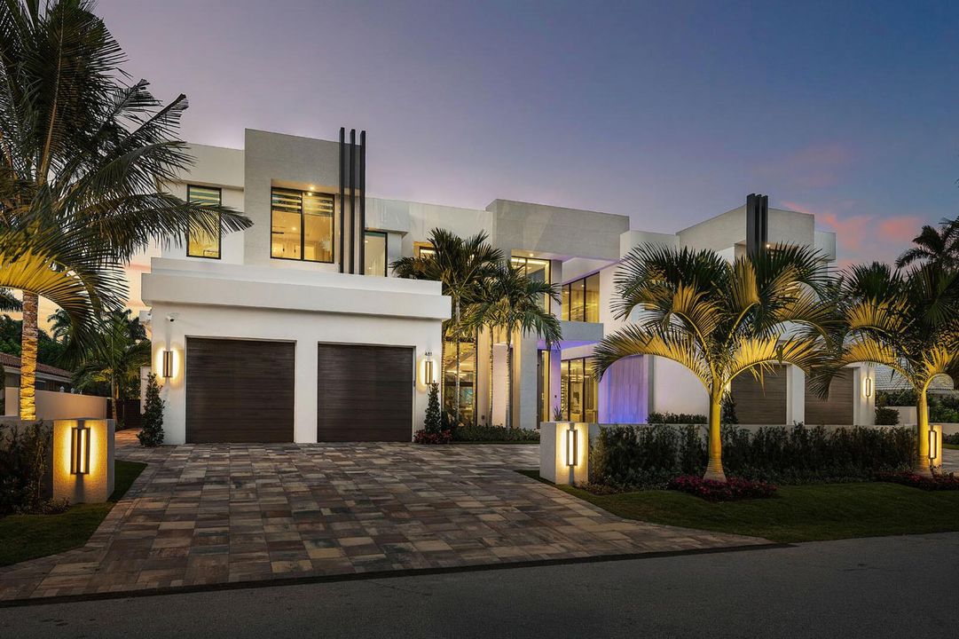 481_Thatch_Palm_Drive_Dusk_02