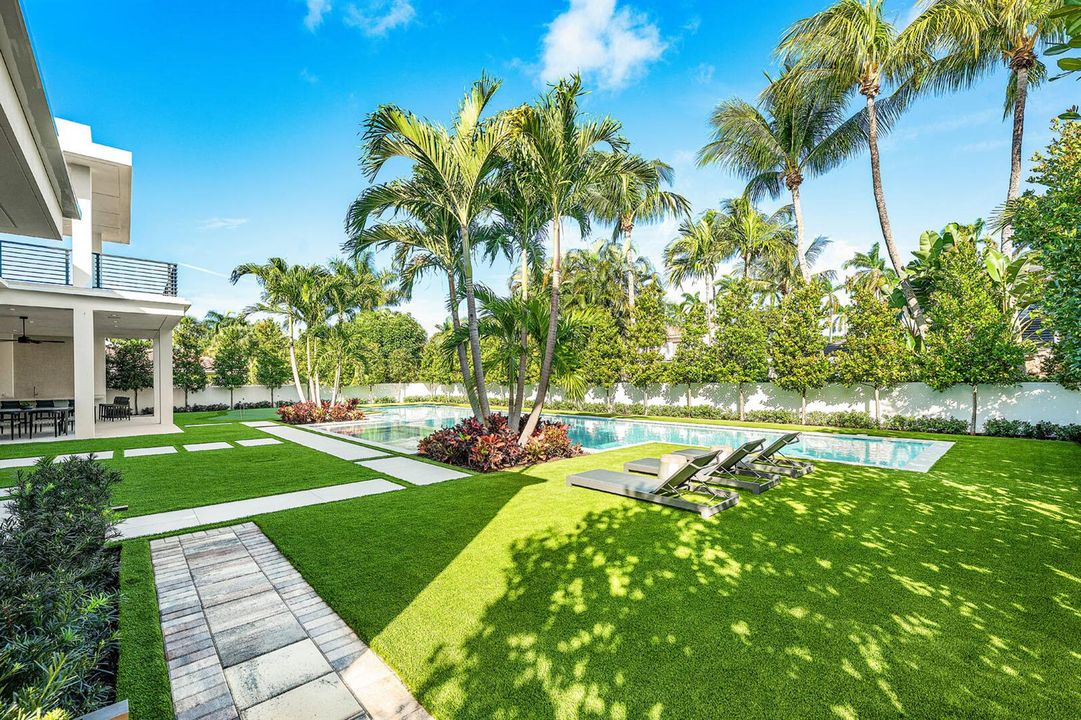 481_Thatch_Palm_Drive_32