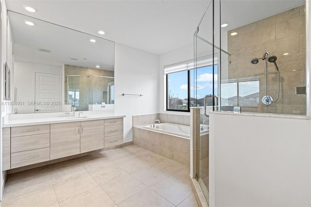 En Venta: $1,274,900 (4 camas, 4 baños, 4274 Pies cuadrados)