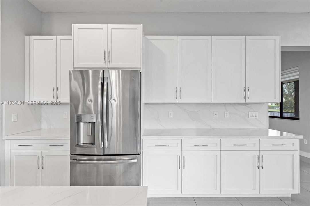 En Venta: $1,274,900 (4 camas, 4 baños, 4274 Pies cuadrados)