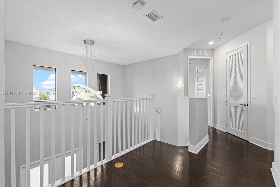 En Venta: $1,274,900 (4 camas, 4 baños, 4274 Pies cuadrados)