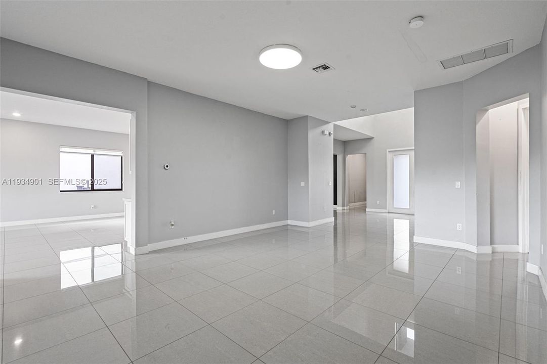 En Venta: $1,274,900 (4 camas, 4 baños, 4274 Pies cuadrados)