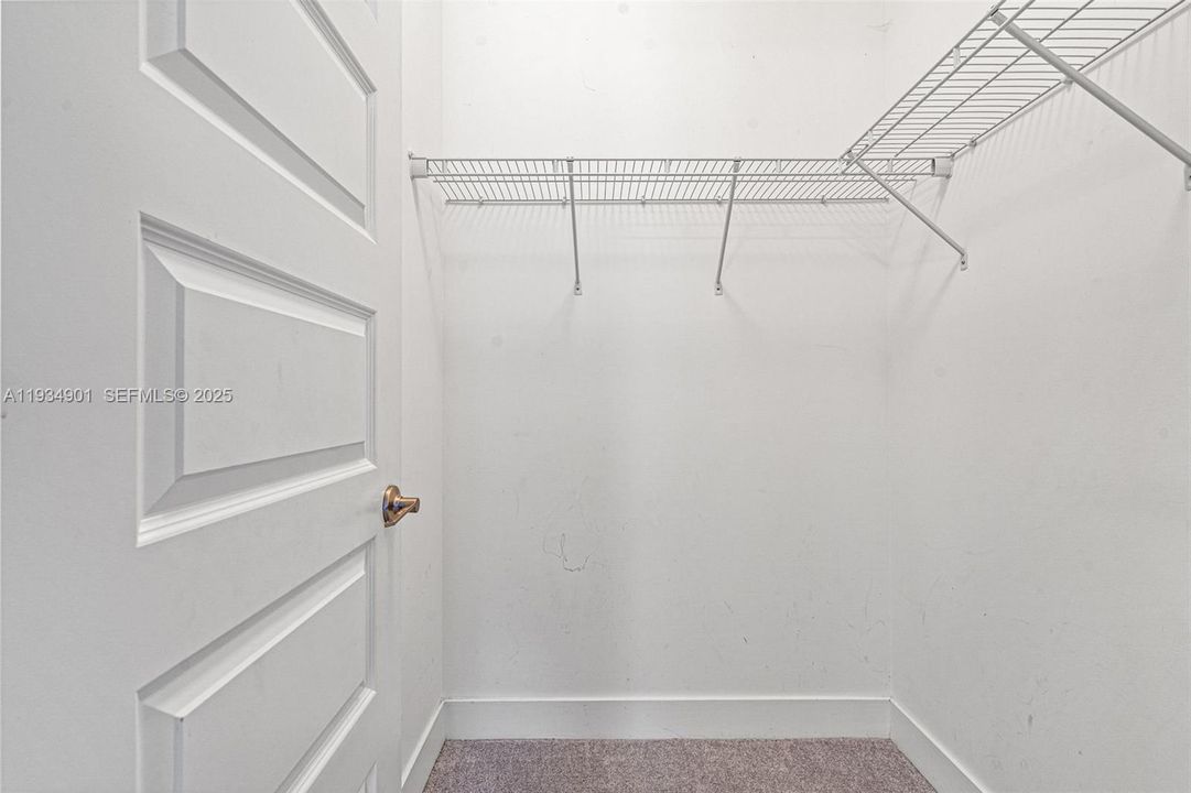 En Venta: $1,274,900 (4 camas, 4 baños, 4274 Pies cuadrados)