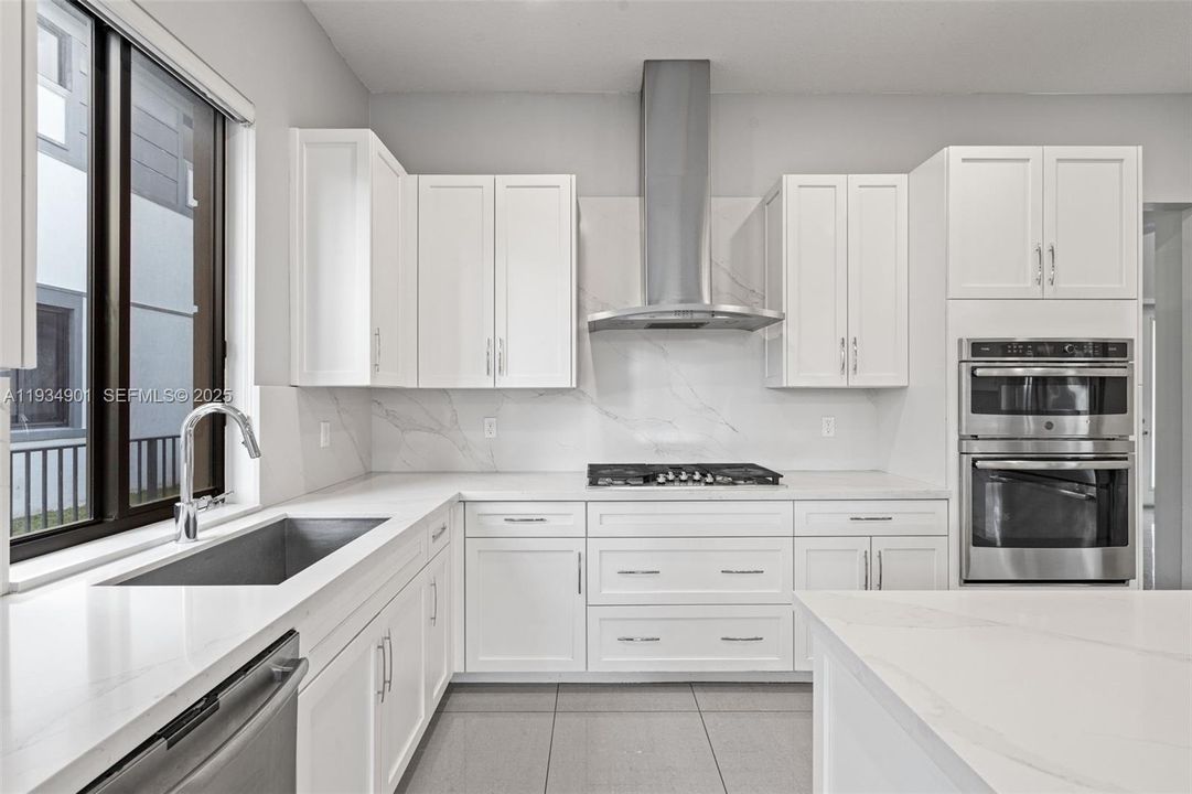 En Venta: $1,274,900 (4 camas, 4 baños, 4274 Pies cuadrados)