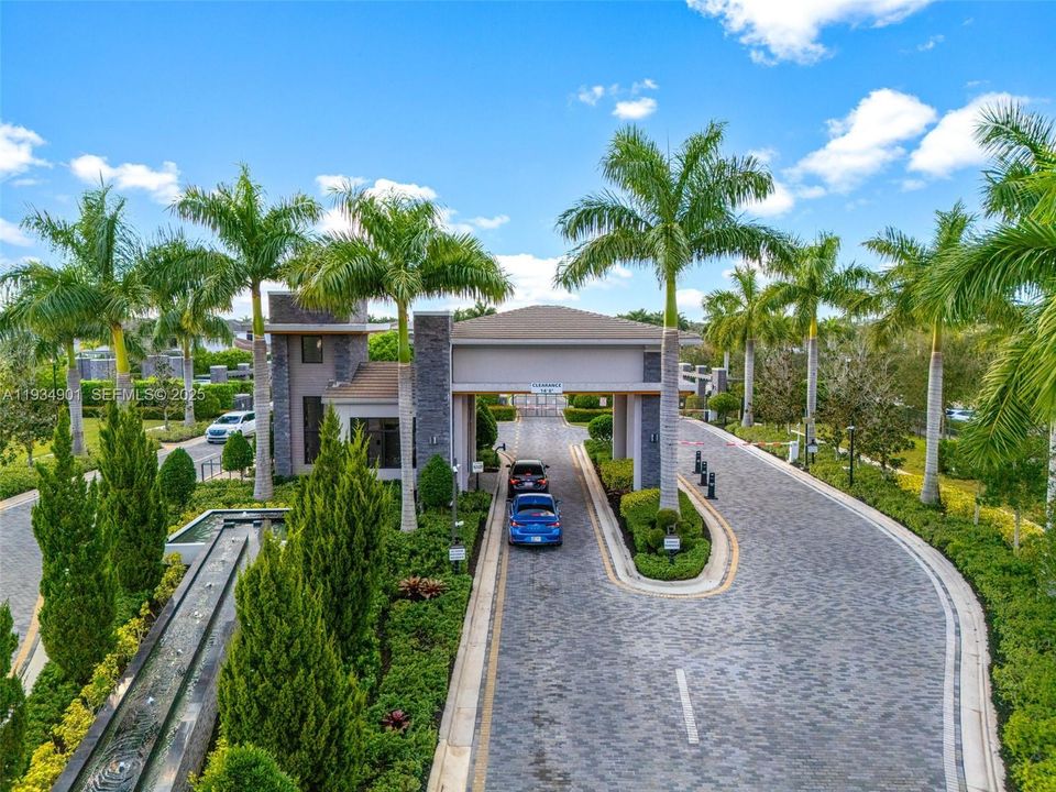 En Venta: $1,274,900 (4 camas, 4 baños, 4274 Pies cuadrados)