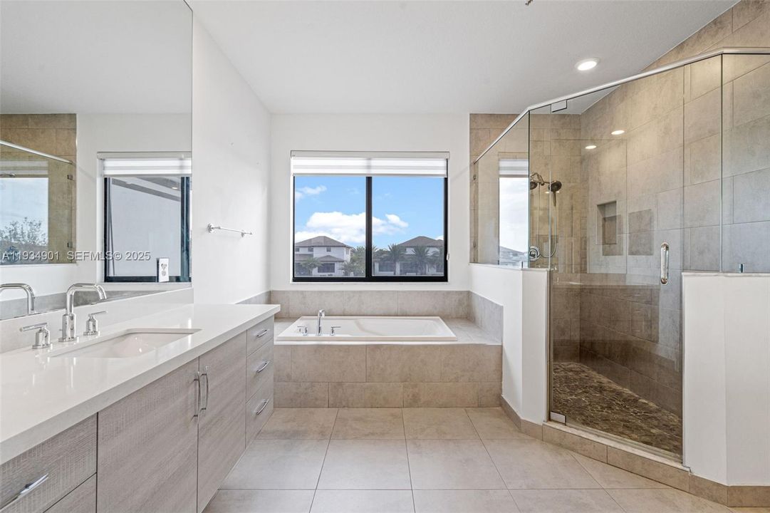 En Venta: $1,274,900 (4 camas, 4 baños, 4274 Pies cuadrados)