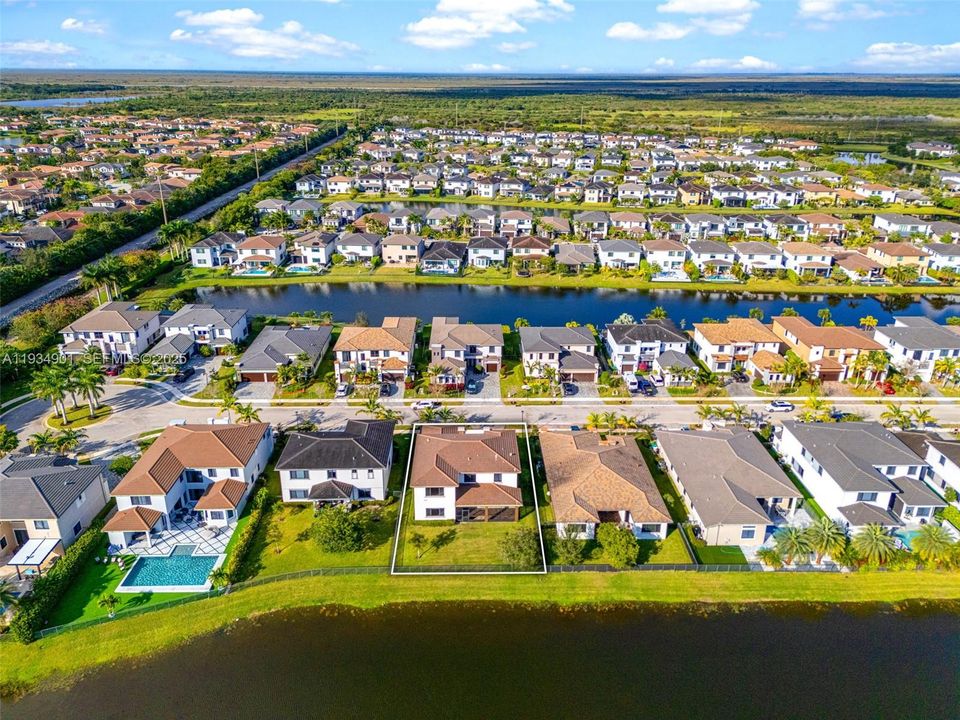 En Venta: $1,274,900 (4 camas, 4 baños, 4274 Pies cuadrados)