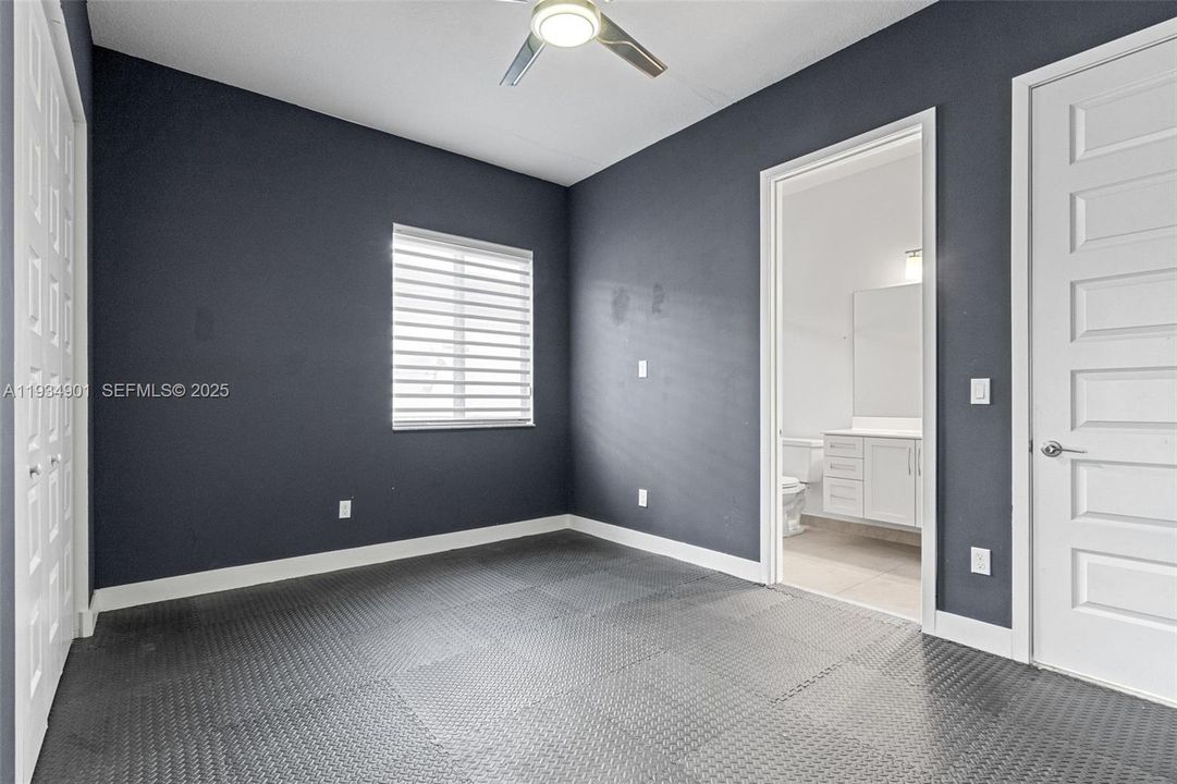 En Venta: $1,274,900 (4 camas, 4 baños, 4274 Pies cuadrados)