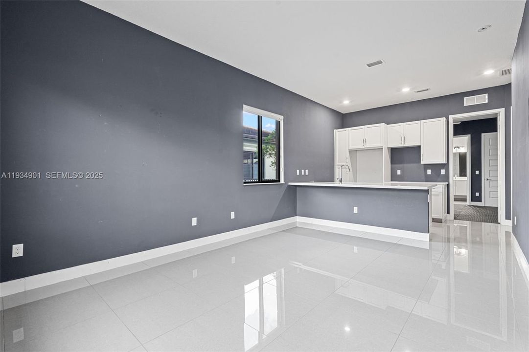 En Venta: $1,274,900 (4 camas, 4 baños, 4274 Pies cuadrados)