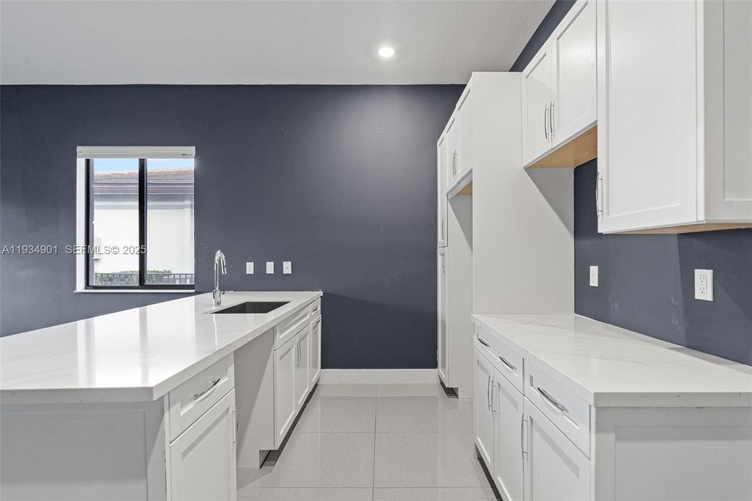 En Venta: $1,274,900 (4 camas, 4 baños, 4274 Pies cuadrados)