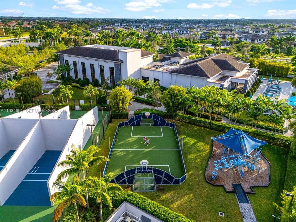 En Venta: $1,274,900 (4 camas, 4 baños, 4274 Pies cuadrados)