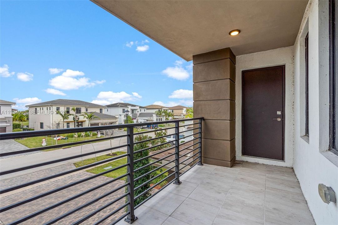 En Venta: $1,274,900 (4 camas, 4 baños, 4274 Pies cuadrados)