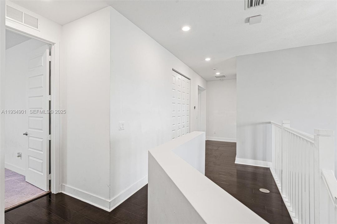 En Venta: $1,274,900 (4 camas, 4 baños, 4274 Pies cuadrados)