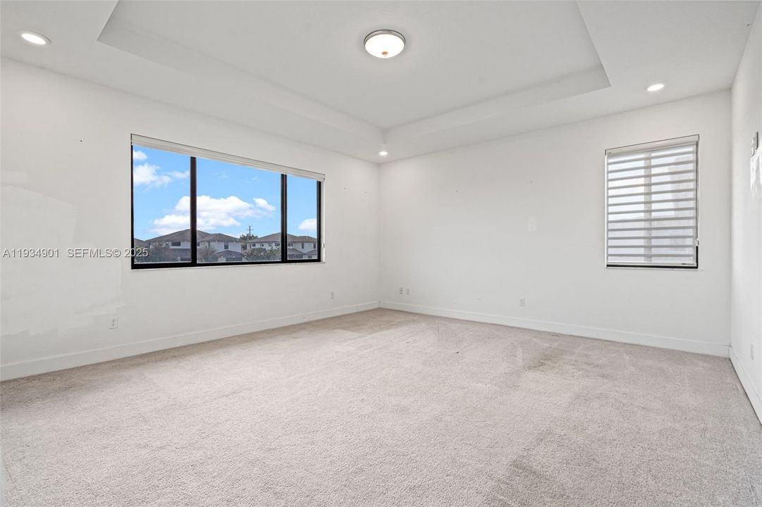 En Venta: $1,274,900 (4 camas, 4 baños, 4274 Pies cuadrados)